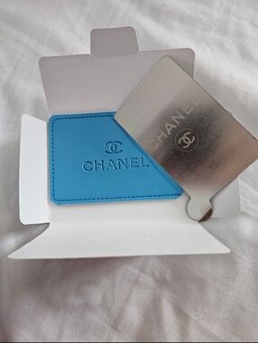 NEW Mirror in Card Holder Pouch